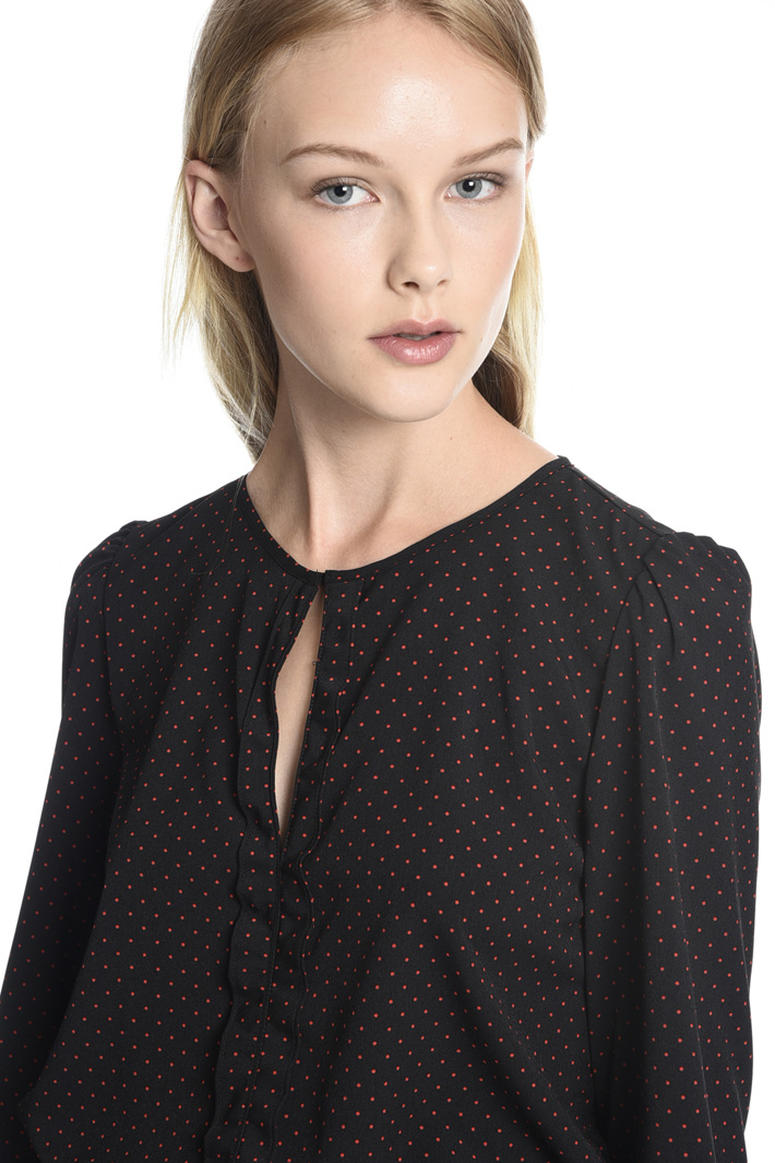 Blusa con cut-out Fashion Market Blusa con cut-out Fashion Market