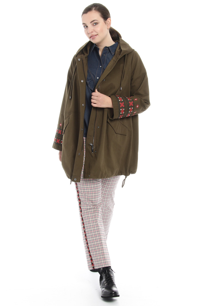 Parka con ricami a contrasto Fashion Market Parka con ricami a contrasto Fashion Market