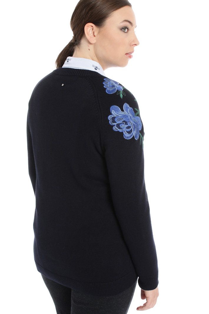 Maglia con ricamo a contrasto Fashion Market Maglia con ricamo a contrasto Fashion Market