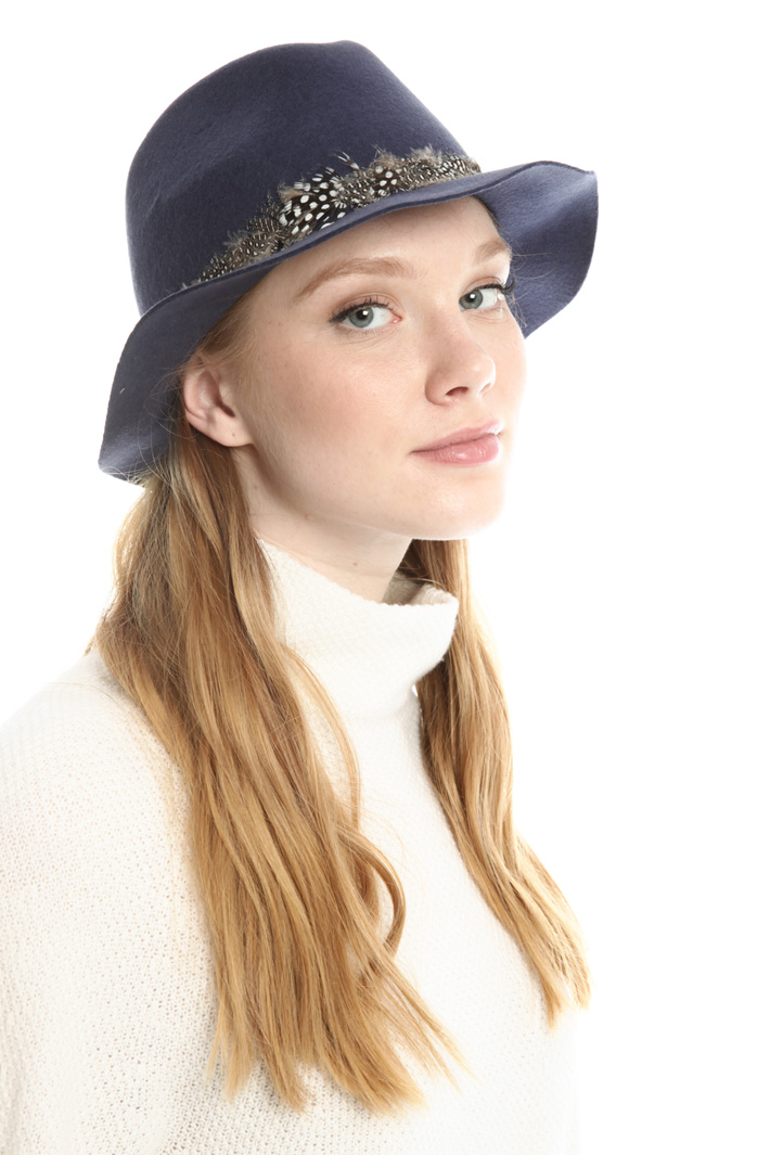 Cappello con piume Fashion Market Cappello con piume Fashion Market