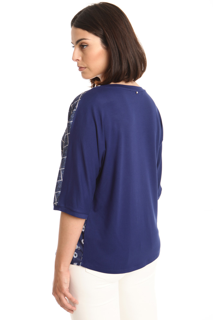 T-shirt con pannello fantasia Fashion Market T-shirt con pannello fantasia Fashion Market
