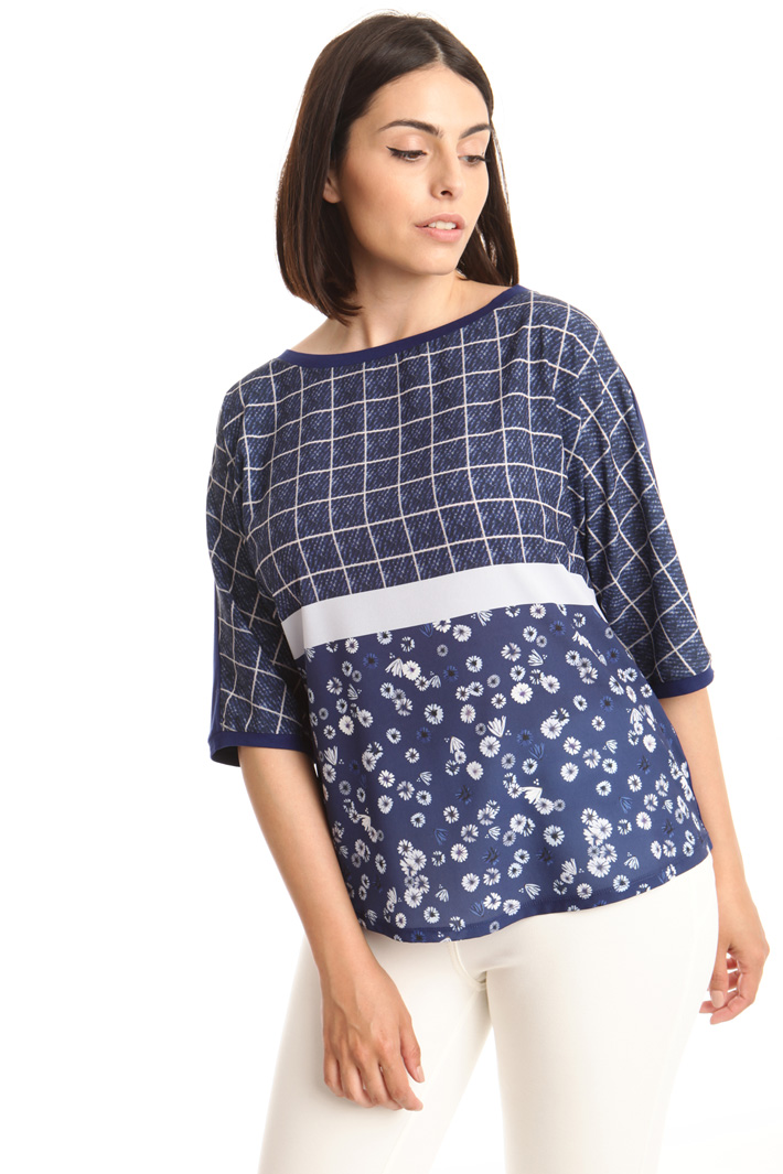 T-shirt con pannello fantasia Fashion Market T-shirt con pannello fantasia Fashion Market