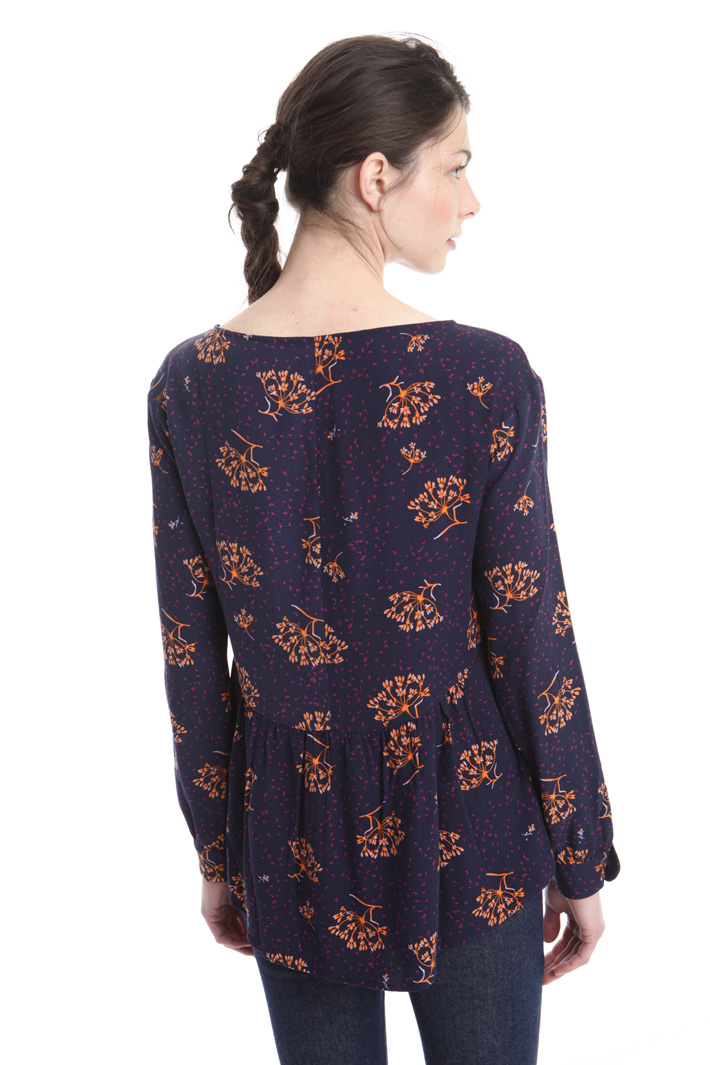 Blusa in crepe con fantasia Fashion Market Blusa in crepe con fantasia Fashion Market