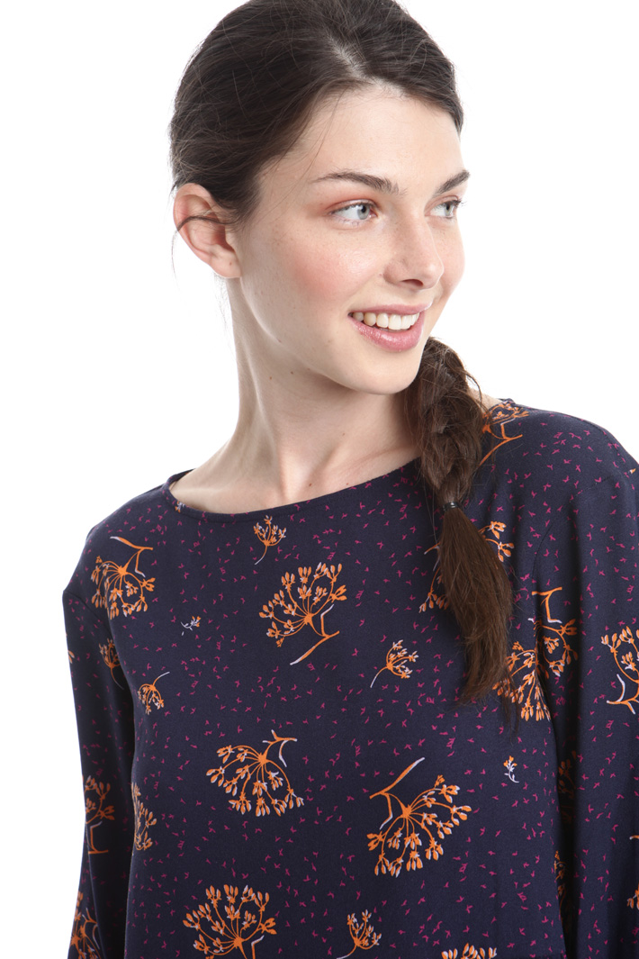 Blusa in crepe con fantasia Fashion Market Blusa in crepe con fantasia Fashion Market