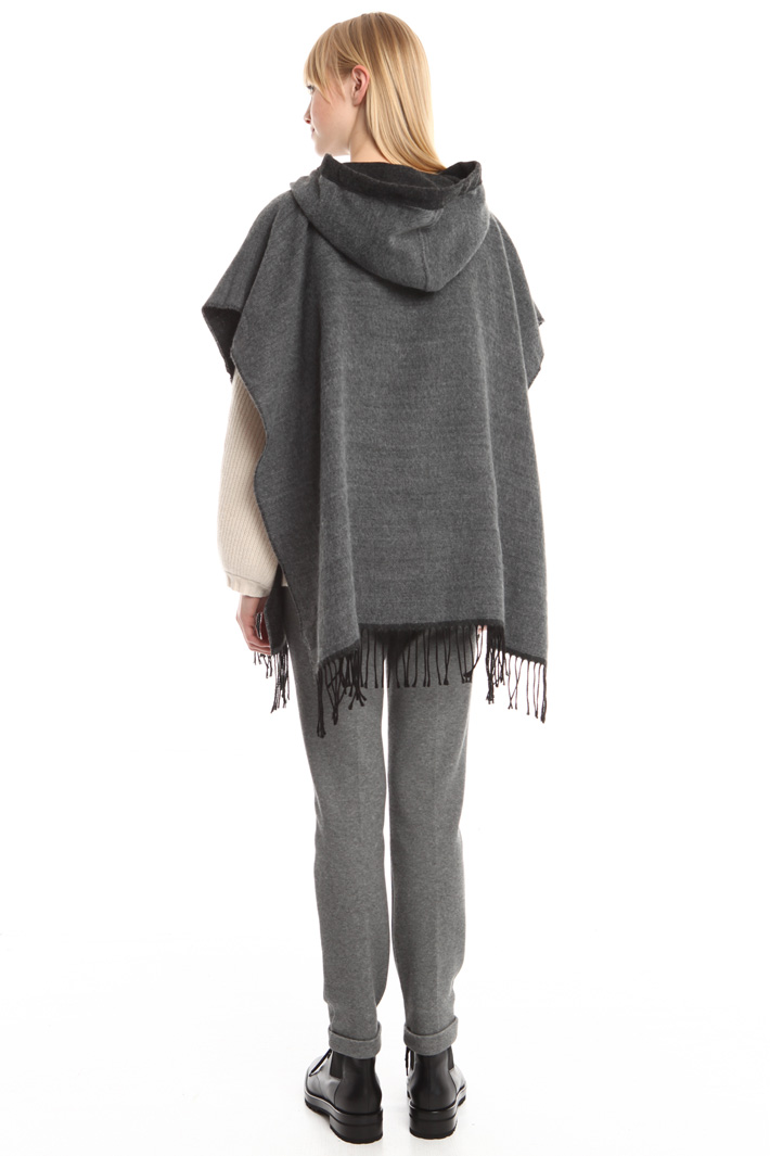 Poncho con cappuccio e frange Fashion Market Poncho con cappuccio e frange Fashion Market