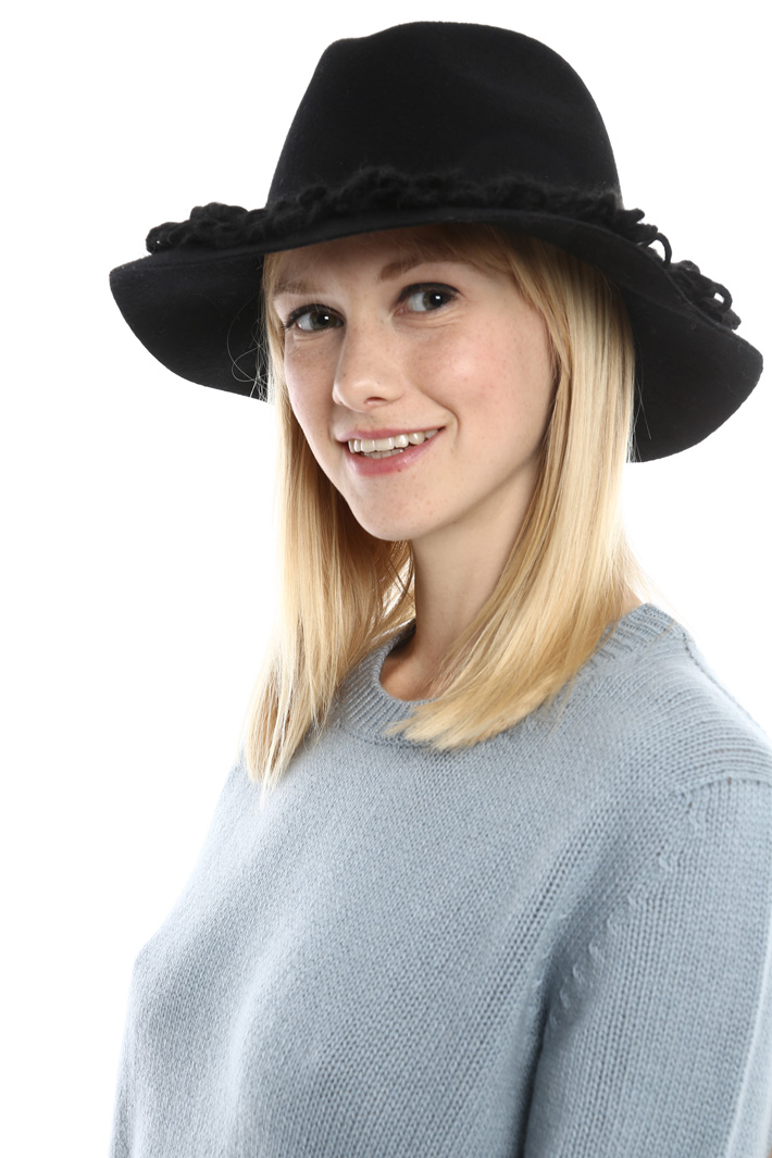 Fedora con maxi frangia Fashion Market Fedora con maxi frangia Fashion Market