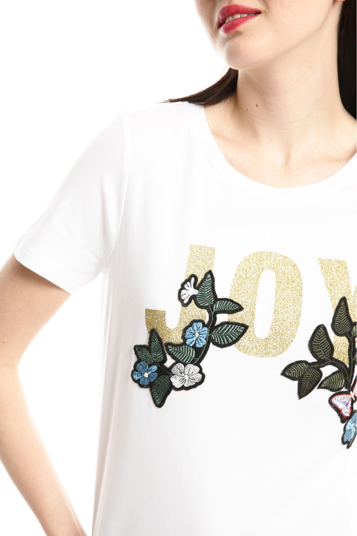 T-shirt con ricamo e stampa Fashion Market T-shirt con ricamo e stampa Fashion Market
