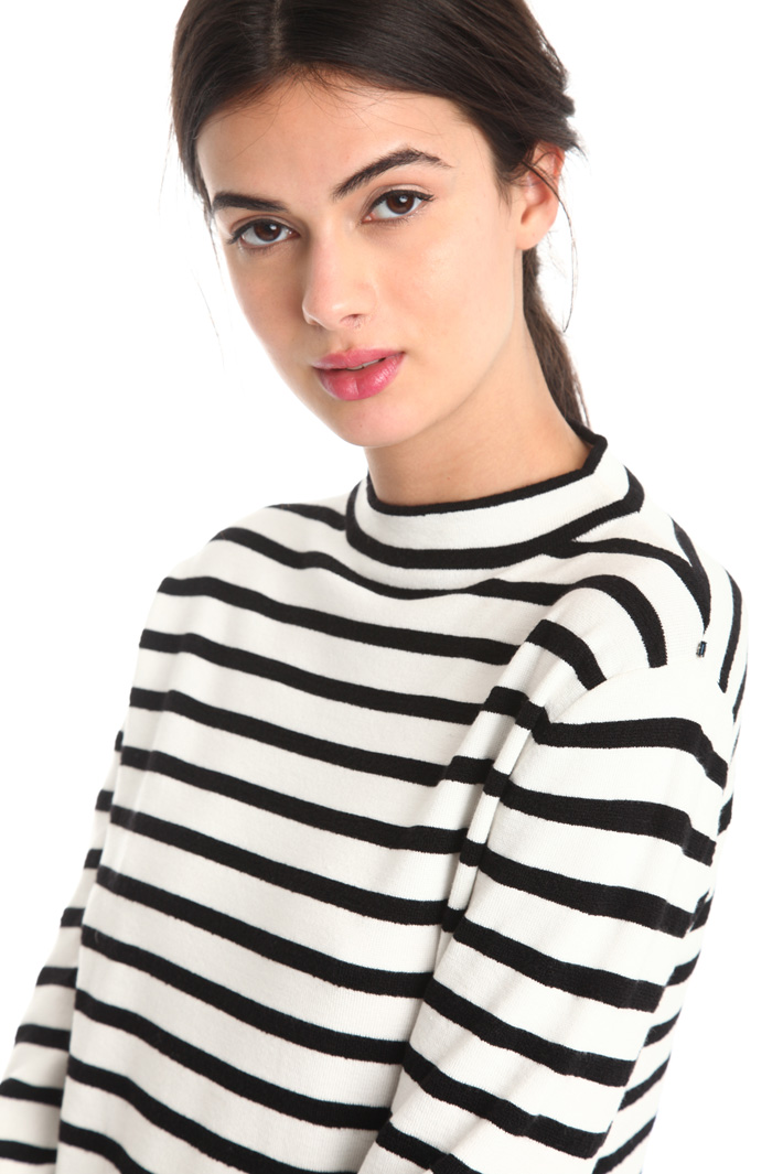 Maglia in viscosa a collo alto Fashion Market Maglia in viscosa a collo alto Fashion Market