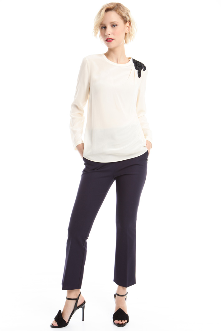 Blusa in seta con applicazione Fashion Market Blusa in seta con applicazione Fashion Market