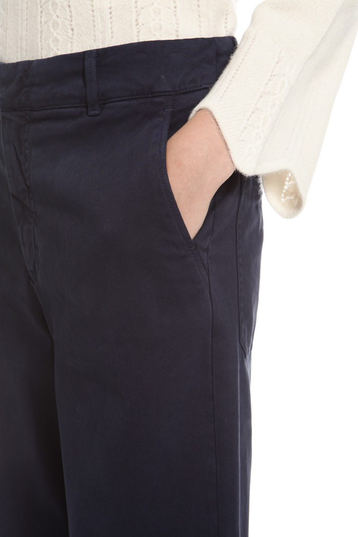 Pantaloni cropped in gabardina Fashion Market Pantaloni cropped in gabardina Fashion Market