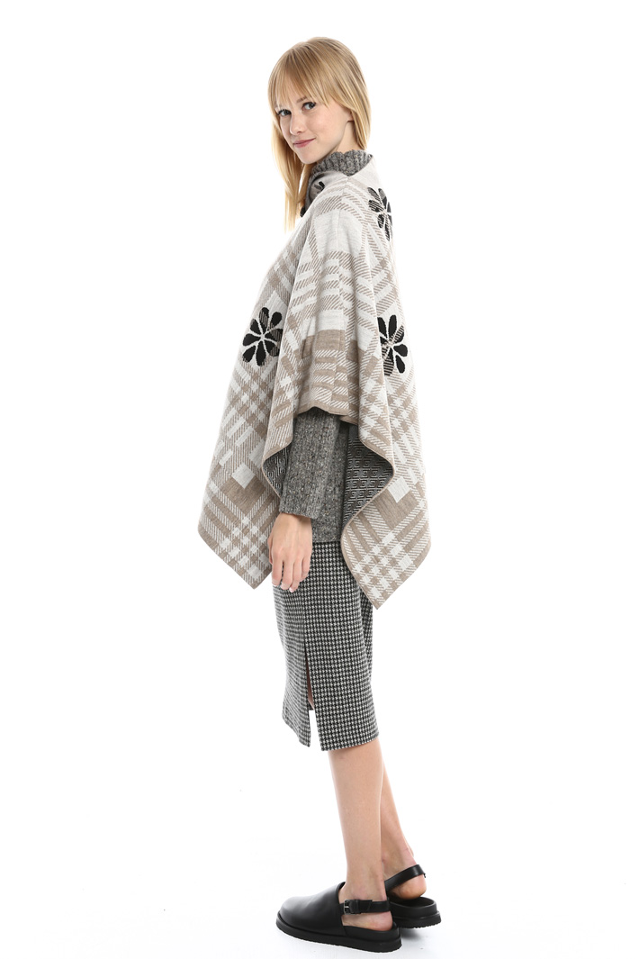 Poncho asimmetrico a fantasia Fashion Market Poncho asimmetrico a fantasia Fashion Market