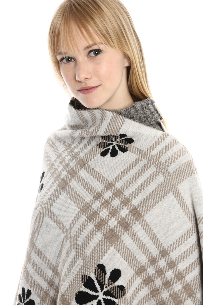 Poncho asimmetrico a fantasia Fashion Market Poncho asimmetrico a fantasia Fashion Market