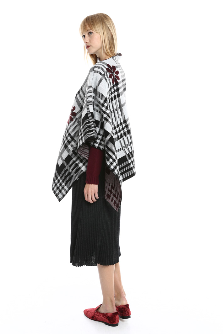 Poncho asimmetrico a fantasia Fashion Market Poncho asimmetrico a fantasia Fashion Market