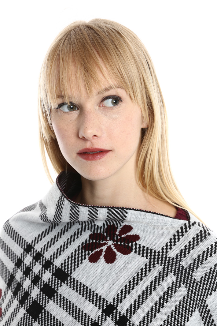 Poncho asimmetrico a fantasia Fashion Market Poncho asimmetrico a fantasia Fashion Market
