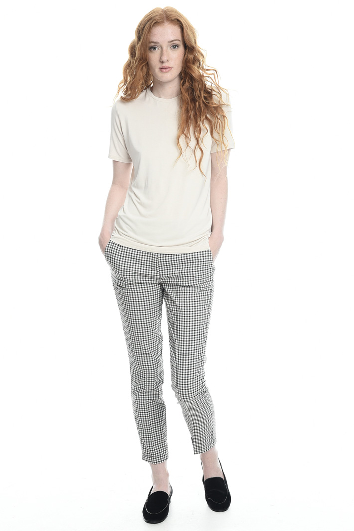 T-shirt con colletto ricamato Fashion Market T-shirt con colletto ricamato Fashion Market