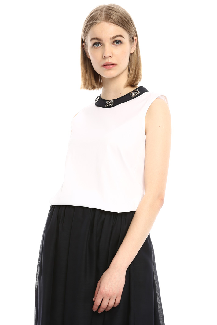 Top con collo bijoux Fashion Market Top con collo bijoux Fashion Market