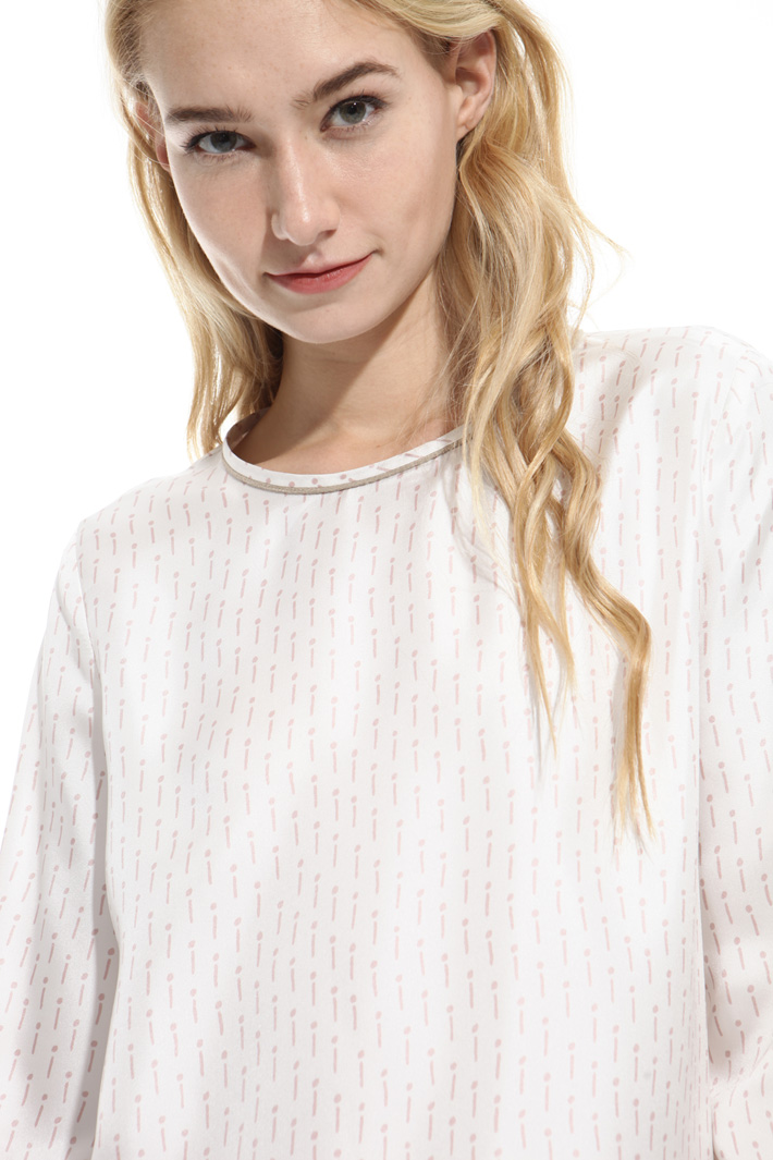 Blusa in twill stampato Fashion Market Blusa in twill stampato Fashion Market