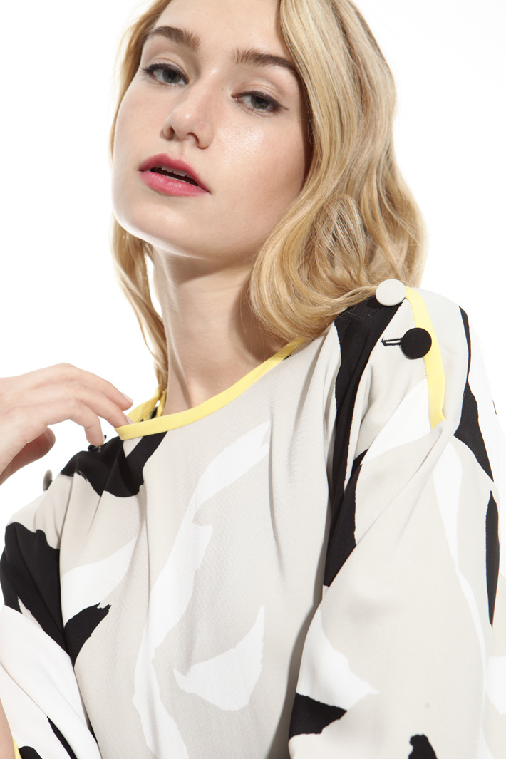 Abito con maniche kimono Fashion Market Abito con maniche kimono Fashion Market
