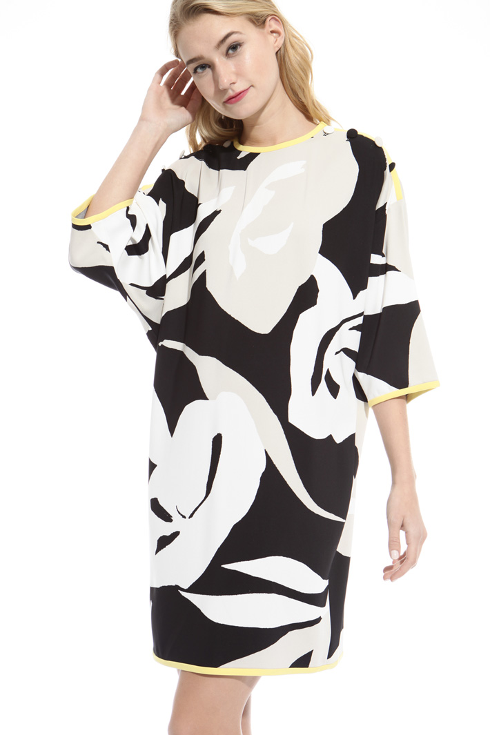 Abito con maniche kimono Fashion Market Abito con maniche kimono Fashion Market