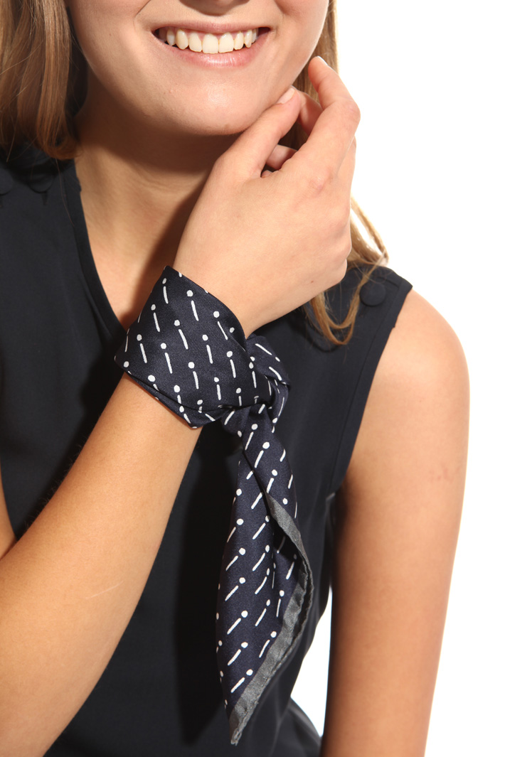 Foulard in twill di seta Fashion Market Foulard in twill di seta Fashion Market