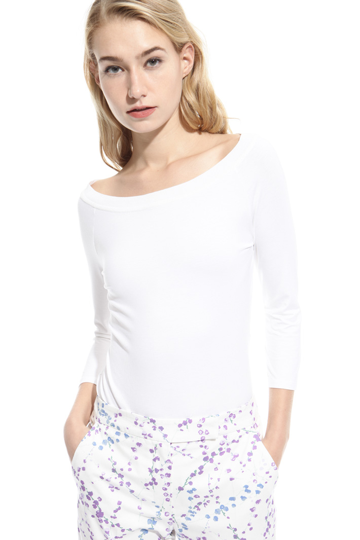 T-shirt con scollo barchetta Fashion Market T-shirt con scollo barchetta Fashion Market