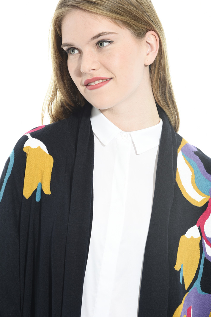 Cardigan con motivo floreale Fashion Market Cardigan con motivo floreale Fashion Market