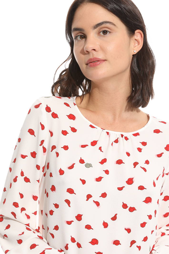Blusa in crepe stampato Fashion Market Blusa in crepe stampato Fashion Market