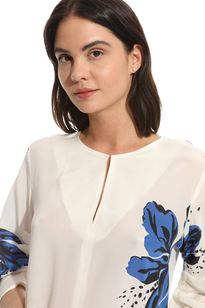 Blusa in crepe stampata Fashion Market Blusa in crepe stampata Fashion Market