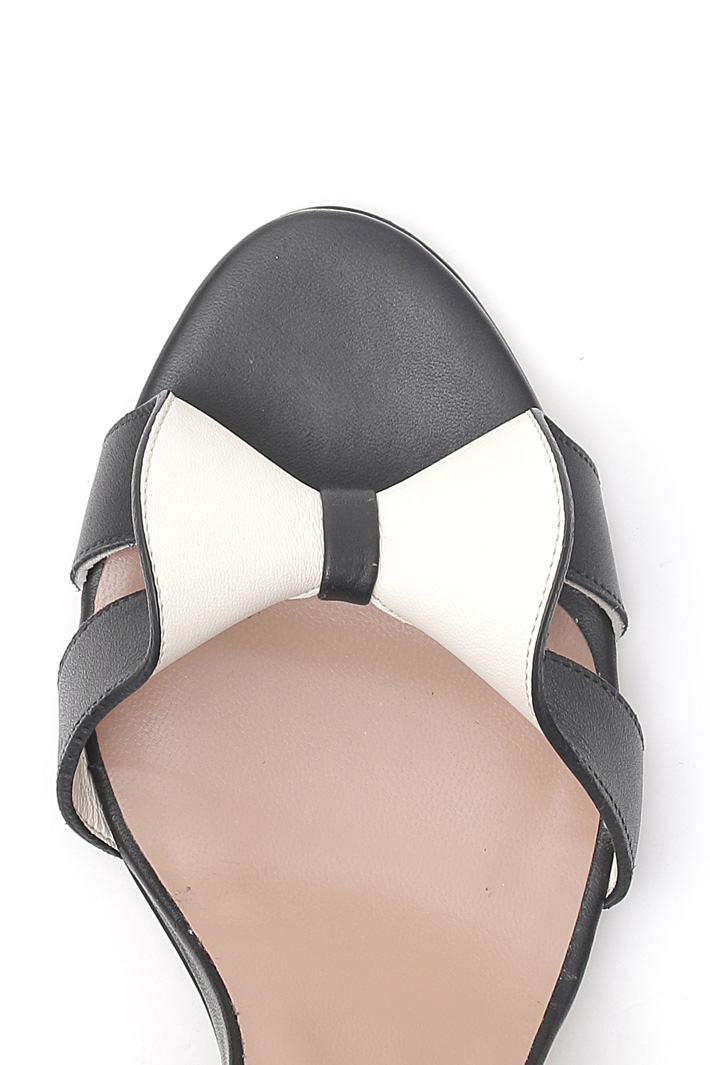 Sandali in pelle con fiocco Fashion Market Sandali in pelle con fiocco Fashion Market