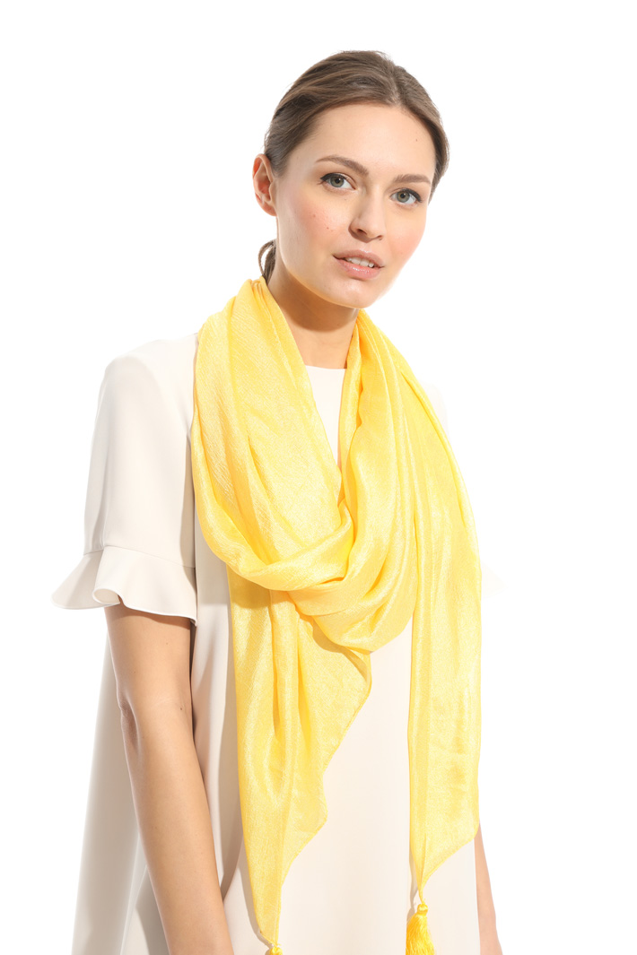 Sciarpa lucida con nappe Fashion Market Sciarpa lucida con nappe Fashion Market