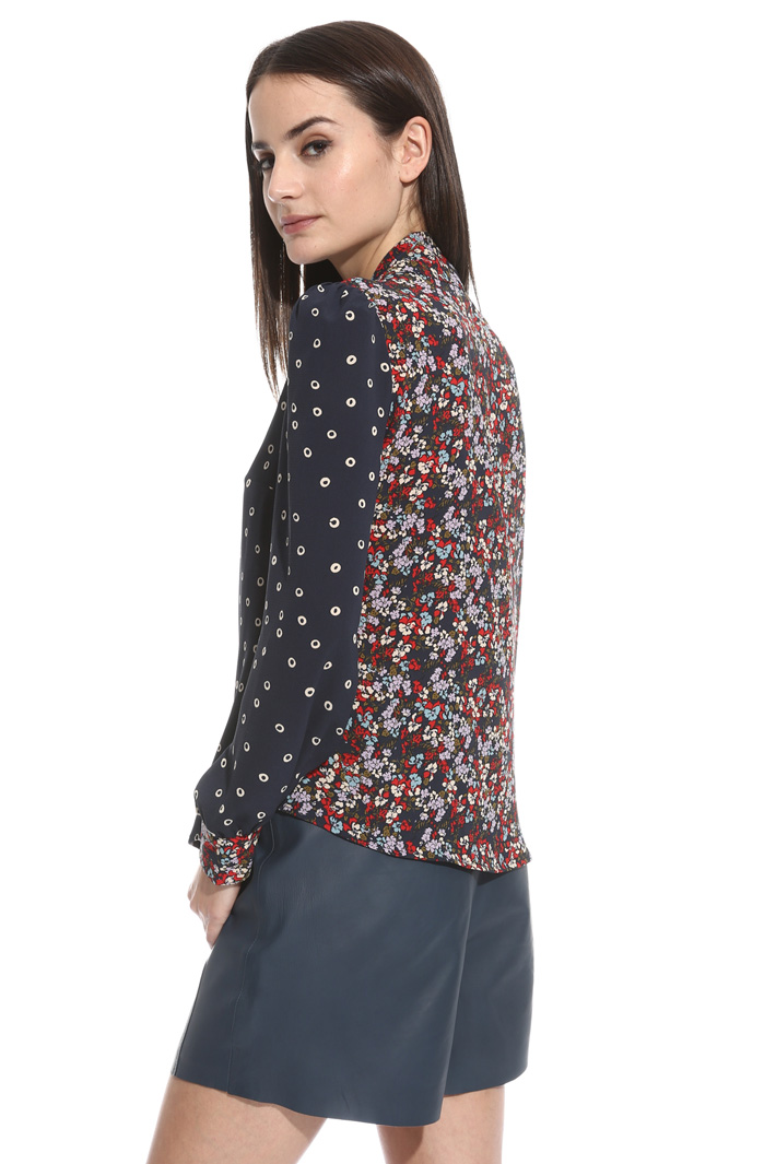 Blusa in crepe stampata Fashion Market Blusa in crepe stampata Fashion Market