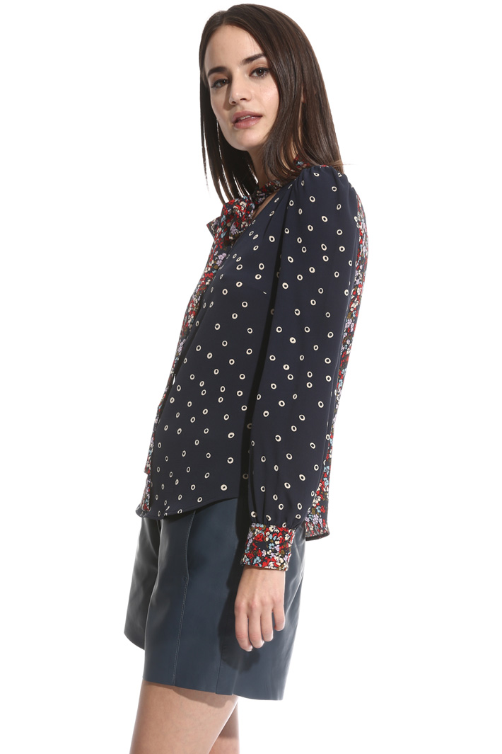 Blusa in crepe stampata Fashion Market Blusa in crepe stampata Fashion Market