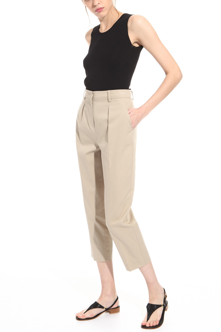 Pantalone cropped in gabardina Fashion Market Pantalone cropped in gabardina Fashion Market
