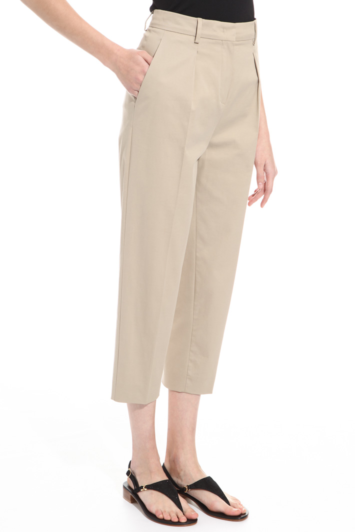 Pantalone cropped in gabardina Fashion Market Pantalone cropped in gabardina Fashion Market