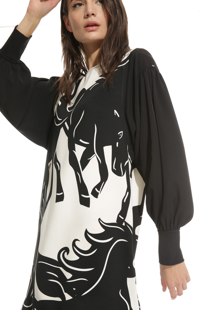 Abito con maniche ampie Fashion Market Abito con maniche ampie Fashion Market