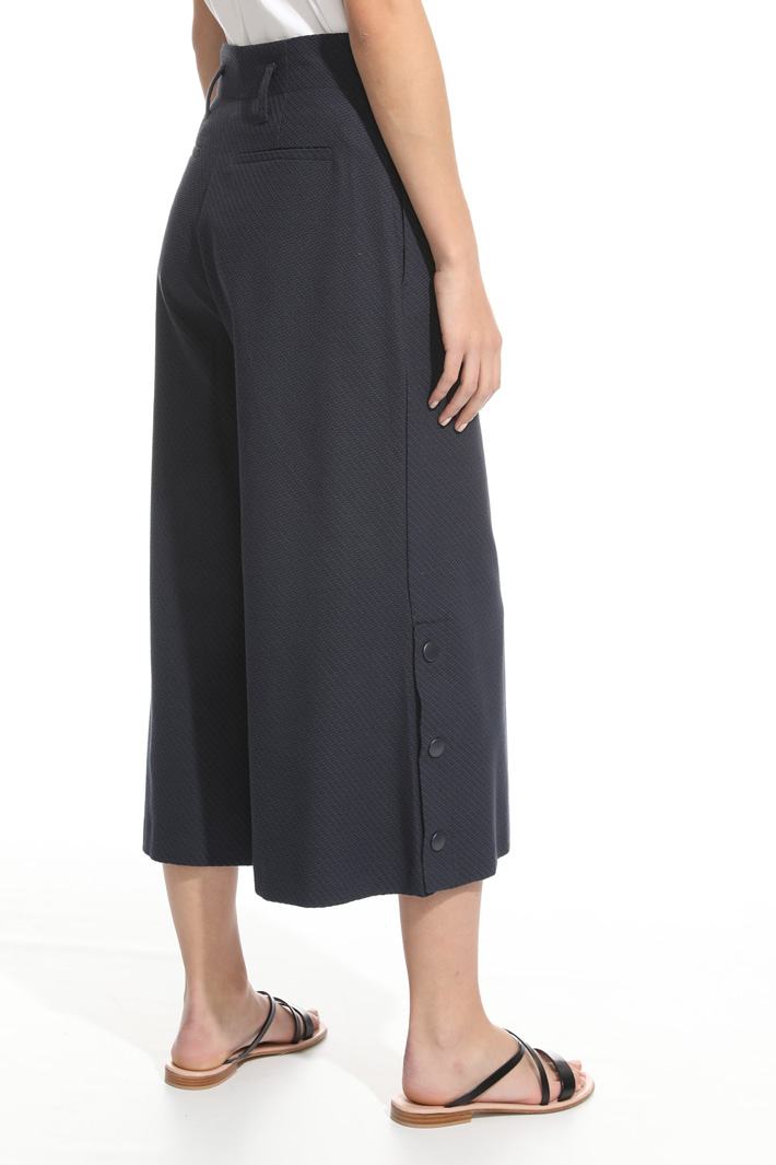 Pantalone cropped con bottoni Fashion Market Pantalone cropped con bottoni Fashion Market