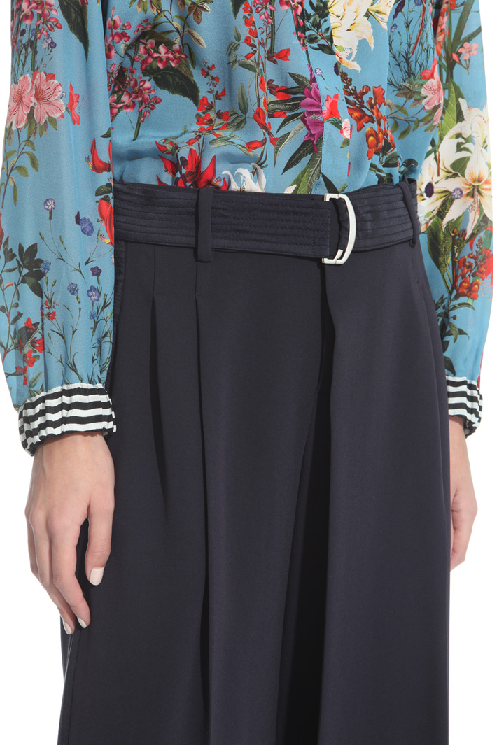 Pantalone ampio in cady fluido Fashion Market Pantalone ampio in cady fluido Fashion Market
