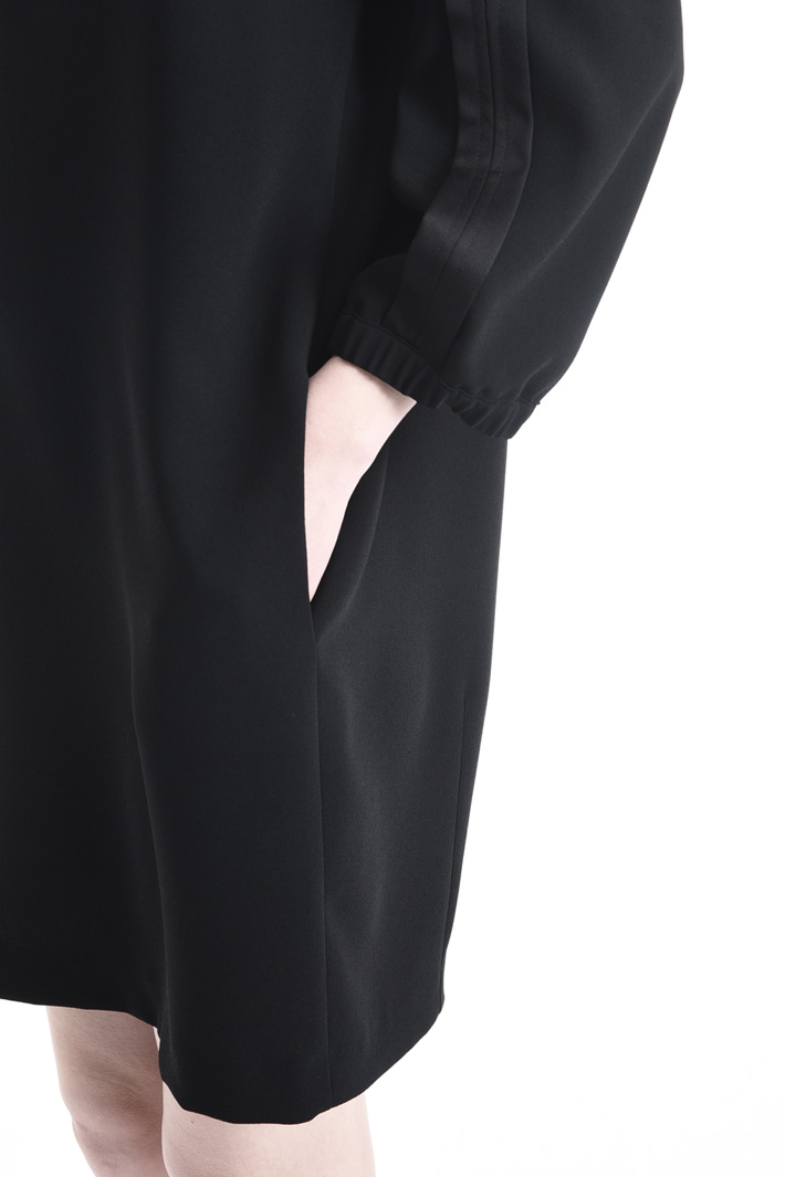 Abito a uovo in enver satin Fashion Market Abito a uovo in enver satin Fashion Market