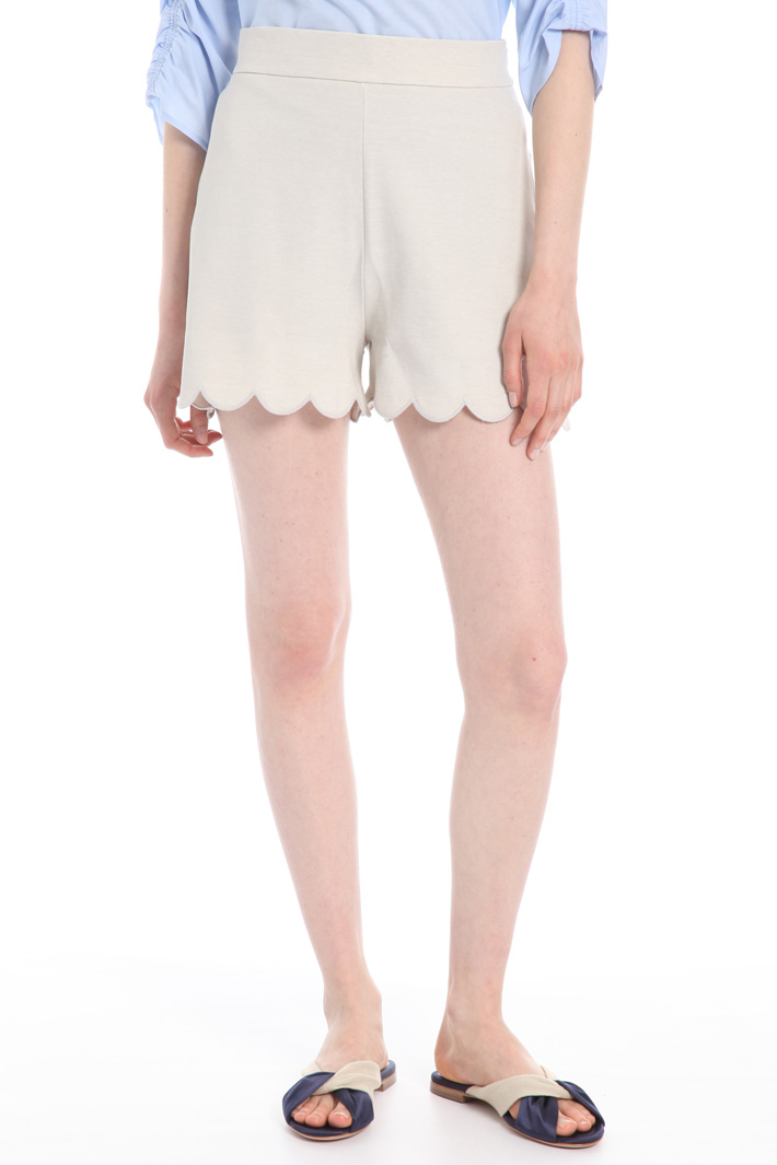 Shorts con fondo smerlato Fashion Market Shorts con fondo smerlato Fashion Market