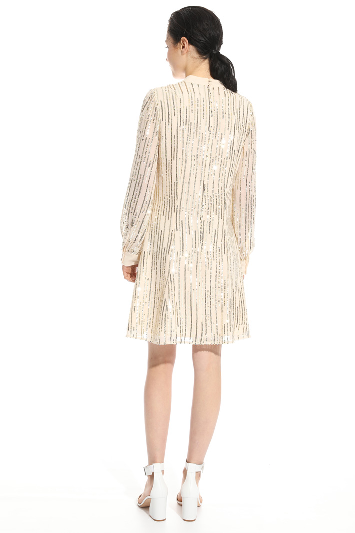Abito ricamato con paillettes Fashion Market Abito ricamato con paillettes Fashion Market