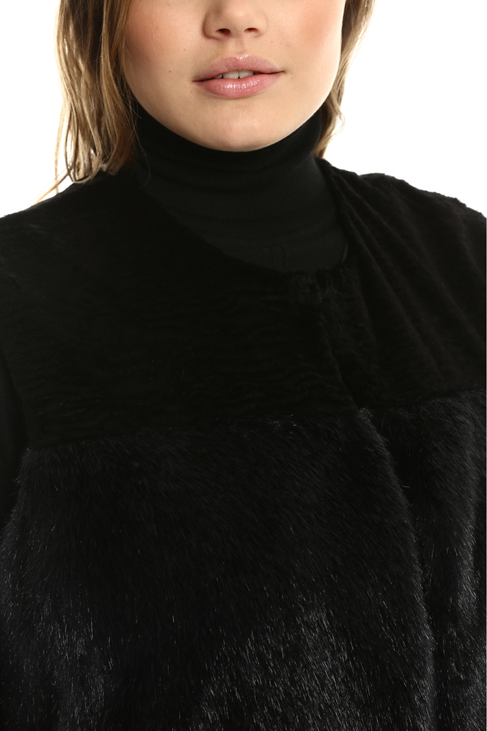 Gilet lungo effetto pelliccia Fashion Market Gilet lungo effetto pelliccia Fashion Market