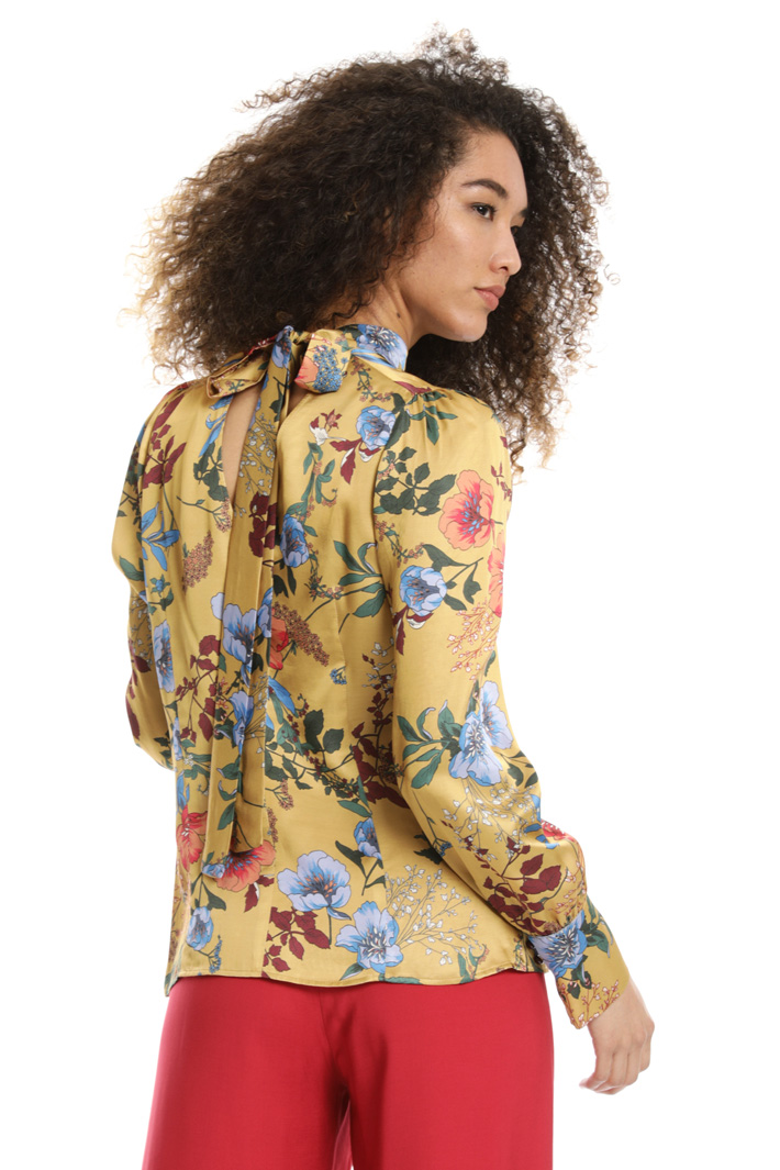 Blusa con maniche a sbuffo Fashion Market Blusa con maniche a sbuffo Fashion Market