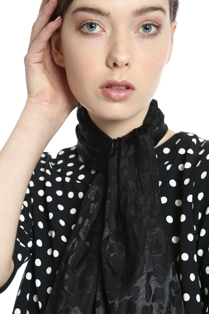 Foulard in filato di viscosa Fashion Market Foulard in filato di viscosa Fashion Market