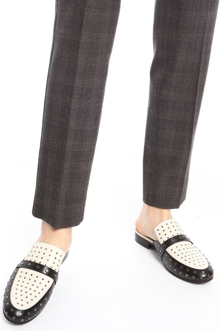 Sabot in pelle con borchie Fashion Market Sabot in pelle con borchie Fashion Market