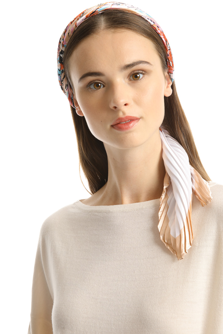 Foulard in raso di viscosa Fashion Market Foulard in raso di viscosa Fashion Market