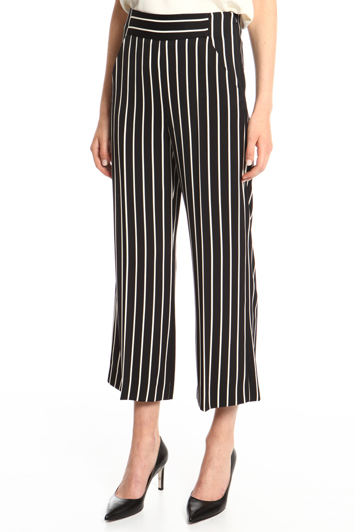 Pantaloni cropped in raso Fashion Market Pantaloni cropped in raso Fashion Market