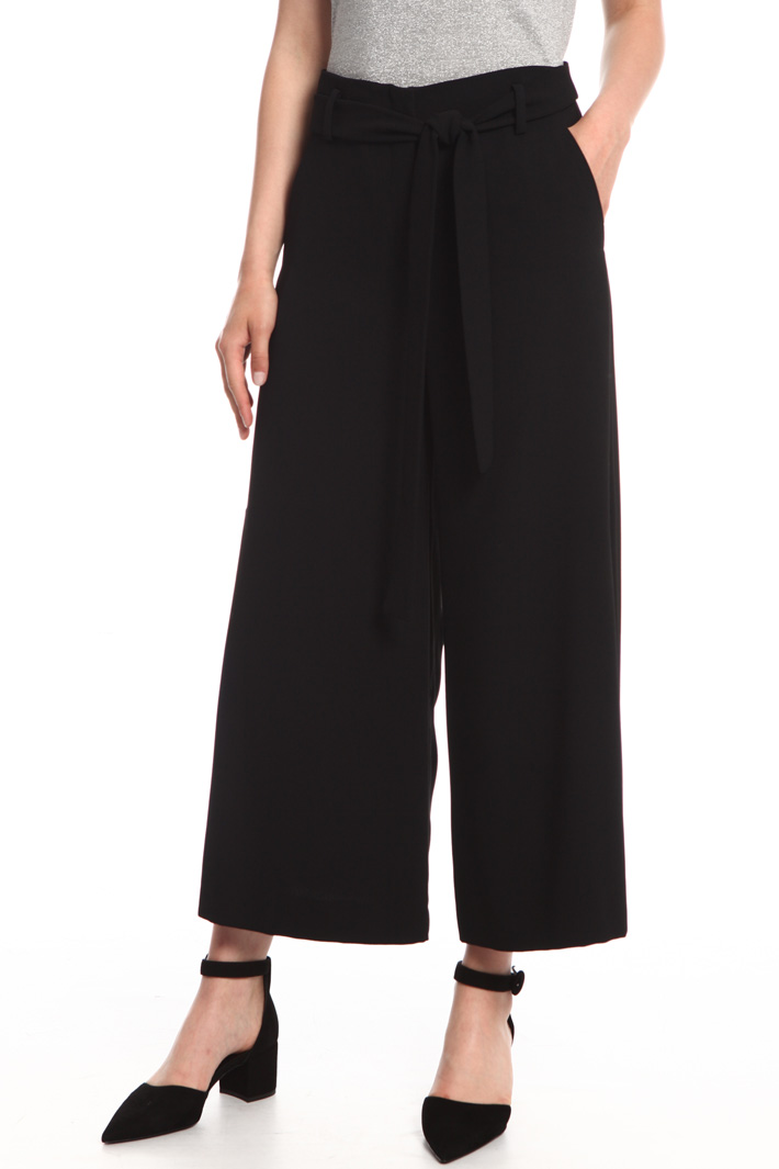 Pantaloni cropped con spacchi Fashion Market Pantaloni cropped con spacchi Fashion Market