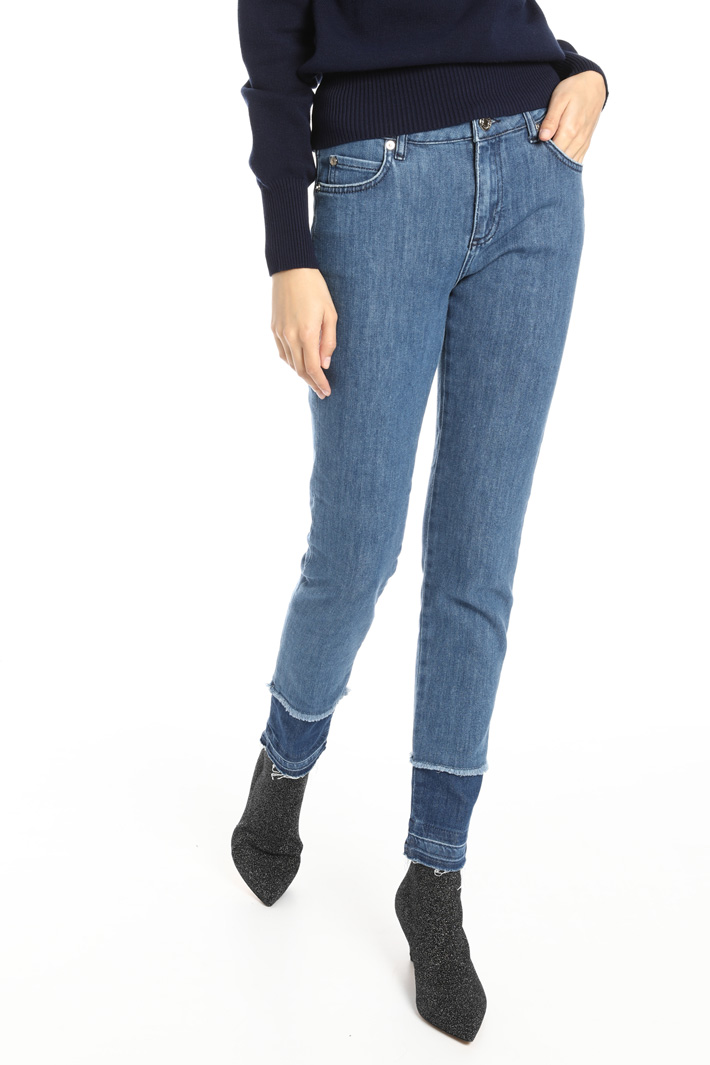 Jeans con dettagli sfrangiati Fashion Market Jeans con dettagli sfrangiati Fashion Market