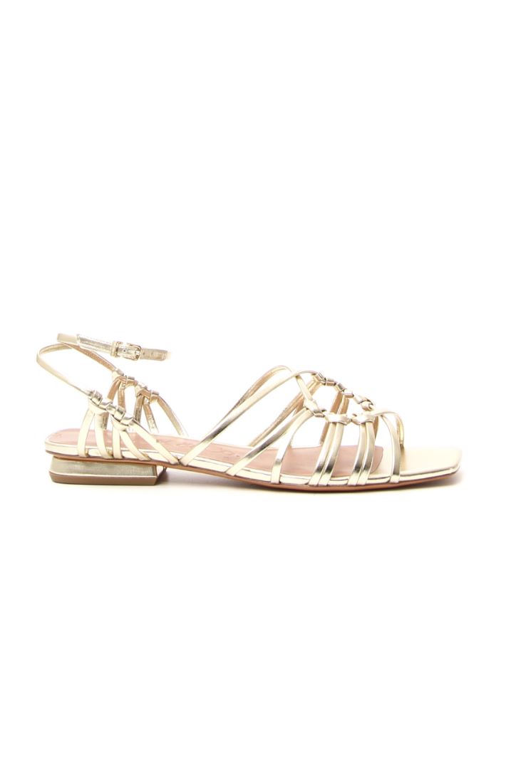 Sandali in similpelle laminata Fashion Market