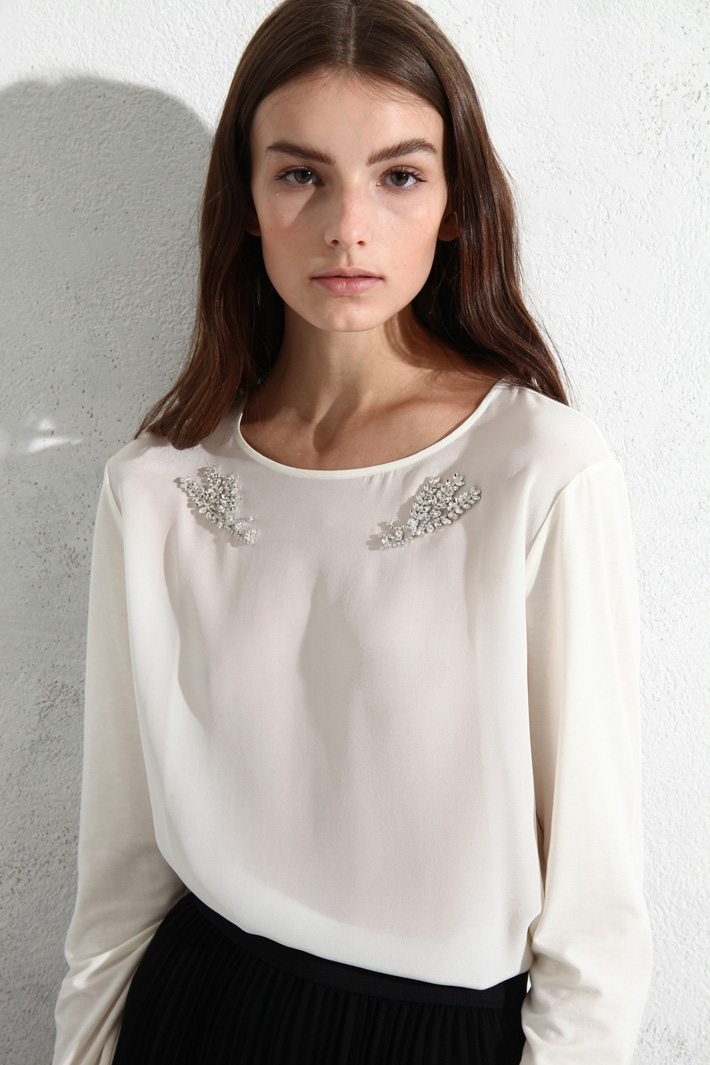 Top con ricamo Fashion Market